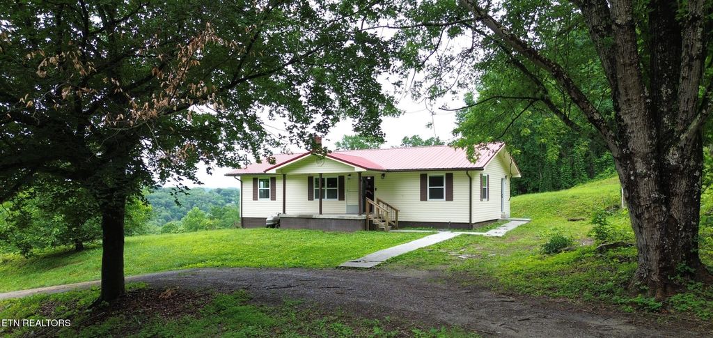 Photo of 550 N 13th St, LaFollette, TN 37766 (MLS # 1302603)