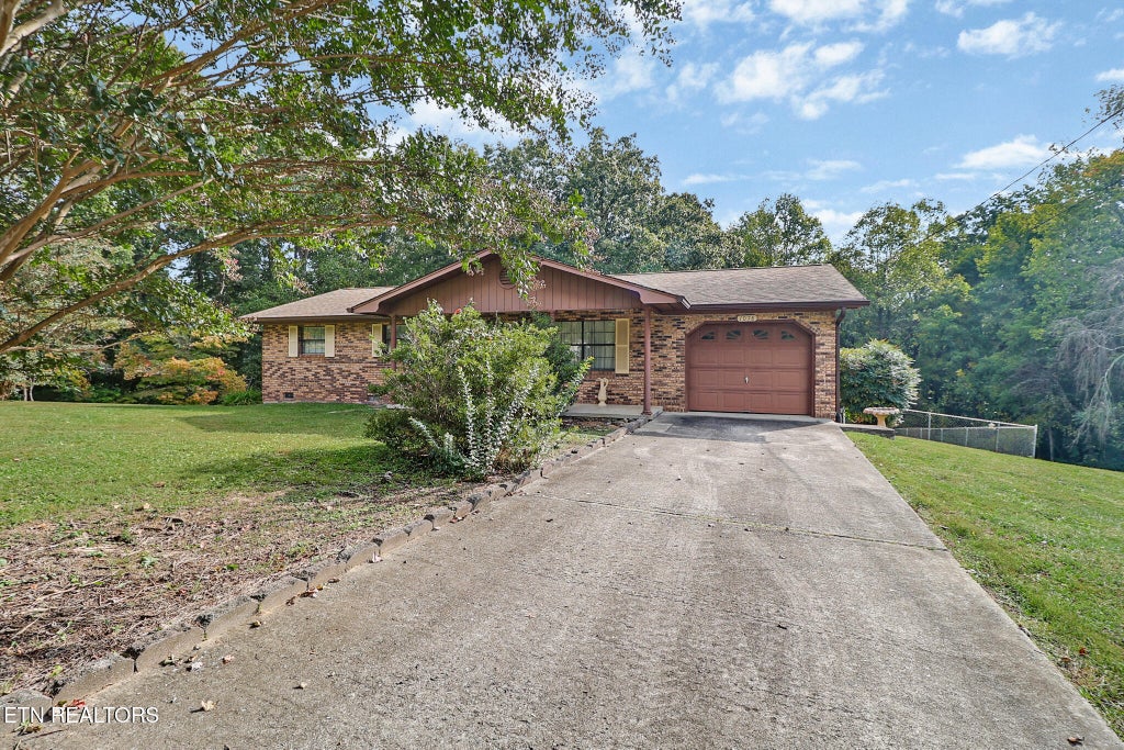 Photo of 1078 Cove Lane, Oliver Springs, TN 37840 (MLS # 1357966)