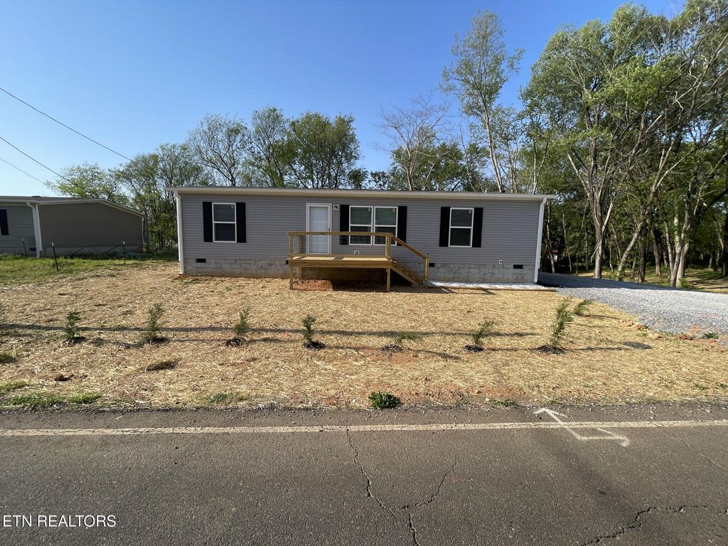 Photo of 1511 Sweetwater Vonore Rd, Sweetwater, TN 37874 (MLS # 1298426)