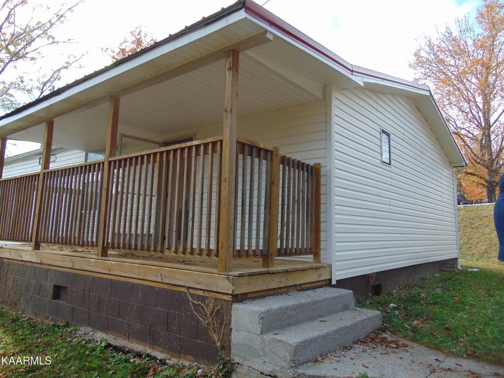 Photo of 224 E Virgile Circle #0, Tazewell, TN 37879 (MLS # 1210422)