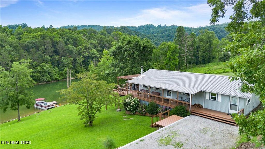 Photo of 203 Wagon Lane, Speedwell, TN 37870 (MLS # 1309308)