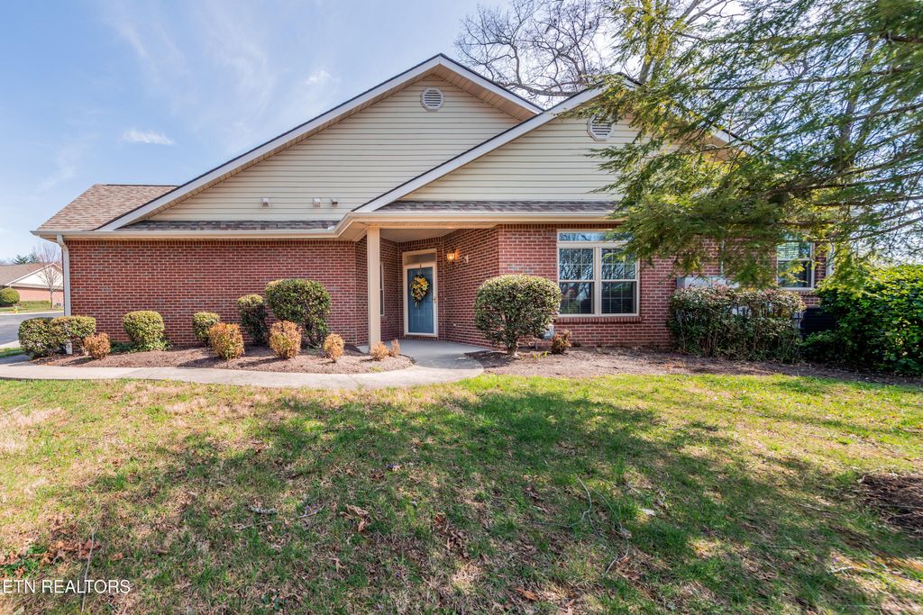 Photo of 722 Sterchi Park Way, Knoxville, TN 37912 (MLS # 1332871)