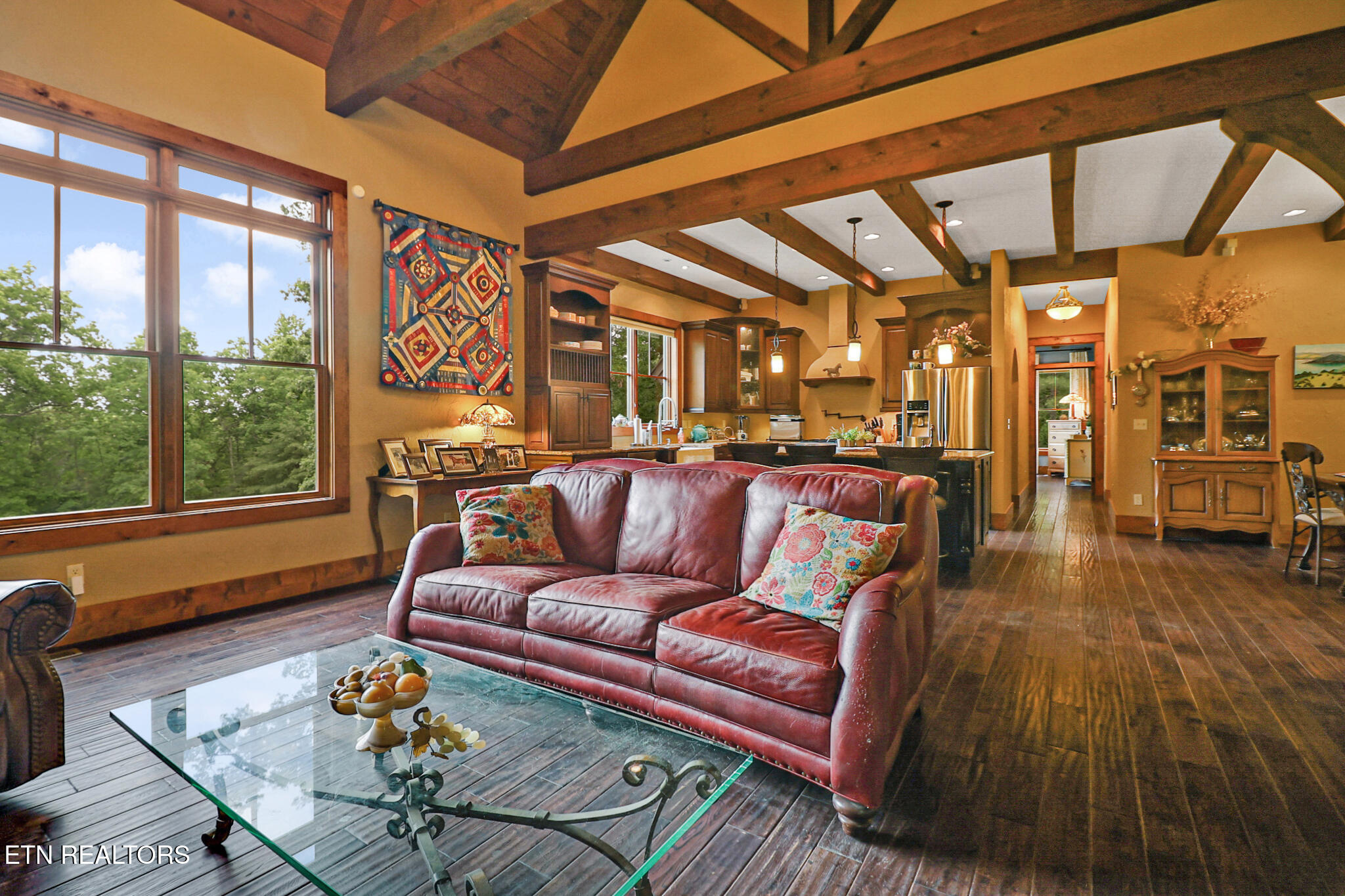 402 Charit Tr