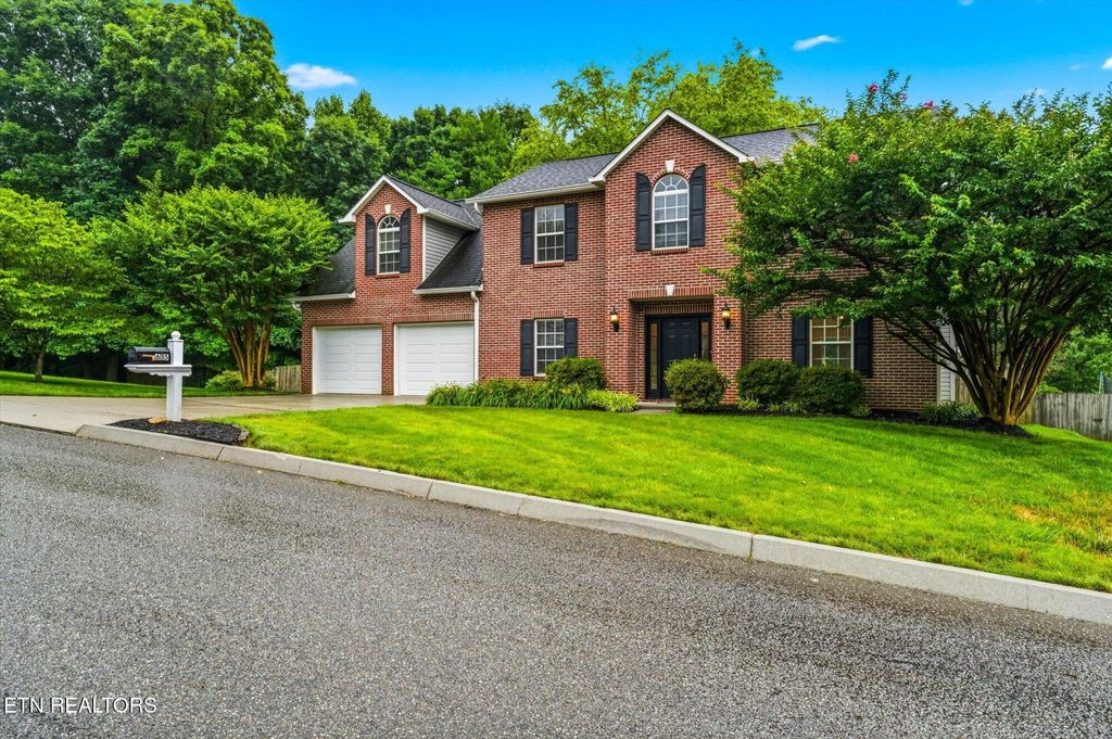 Photo of 615 Mountain Pass Lane, Knoxville, TN 37923 (MLS # 1343984)