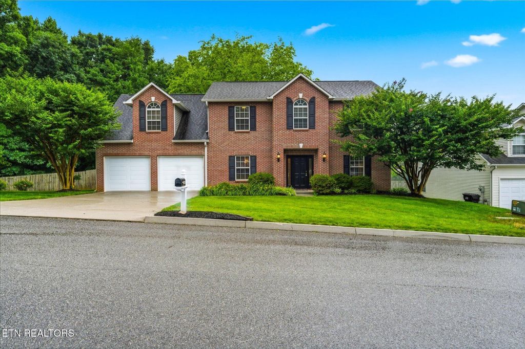 Photo of 615 Mountain Pass Lane, Knoxville, TN 37923 (MLS # 1343984)