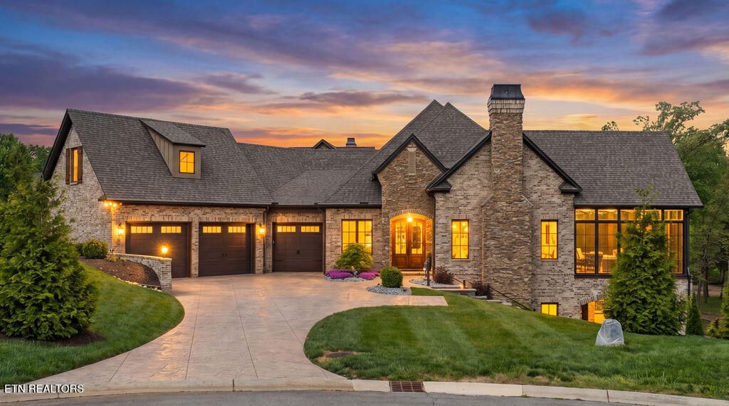 Photo of 699 Cypress Pointe Drive, Lenoir City, TN 37772 (MLS # 1337186)