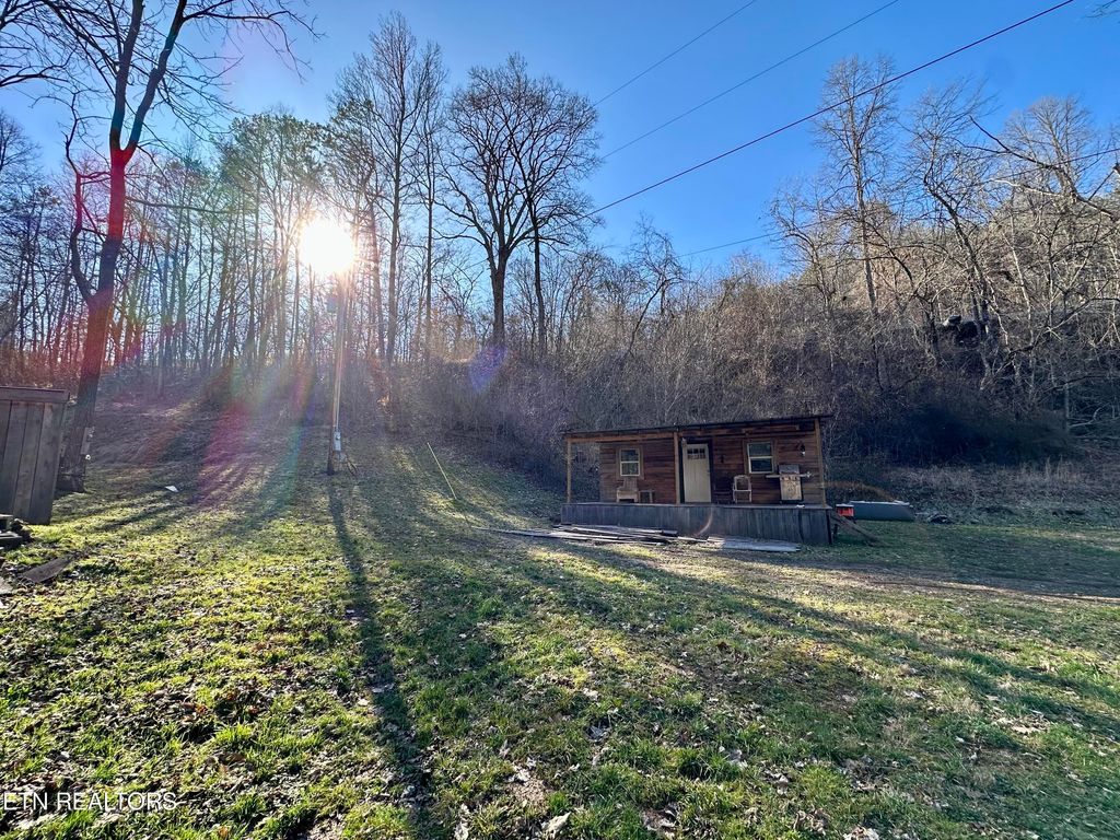 Photo of 233 Shaw Hollow Rd, New Tazewell, TN 37825 (MLS # 1247737)