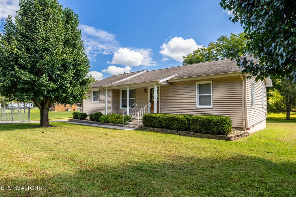 Photo of 218 Doris Lane, Maryville, TN 37803 (MLS # 1317504)