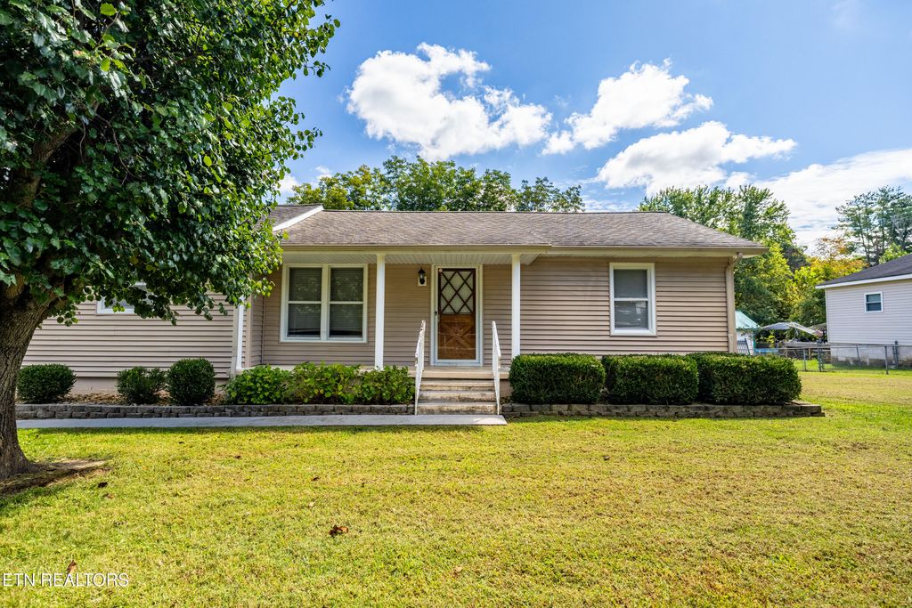 Photo of 218 Doris Lane, Maryville, TN 37803 (MLS # 1317504)