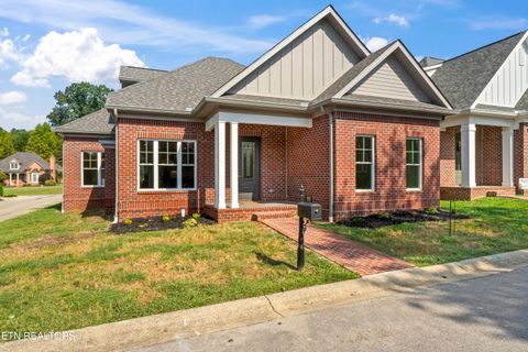 Photo of 85 Royal Troon Circle, Oak Ridge, TN 37830 (MLS # 1315496)