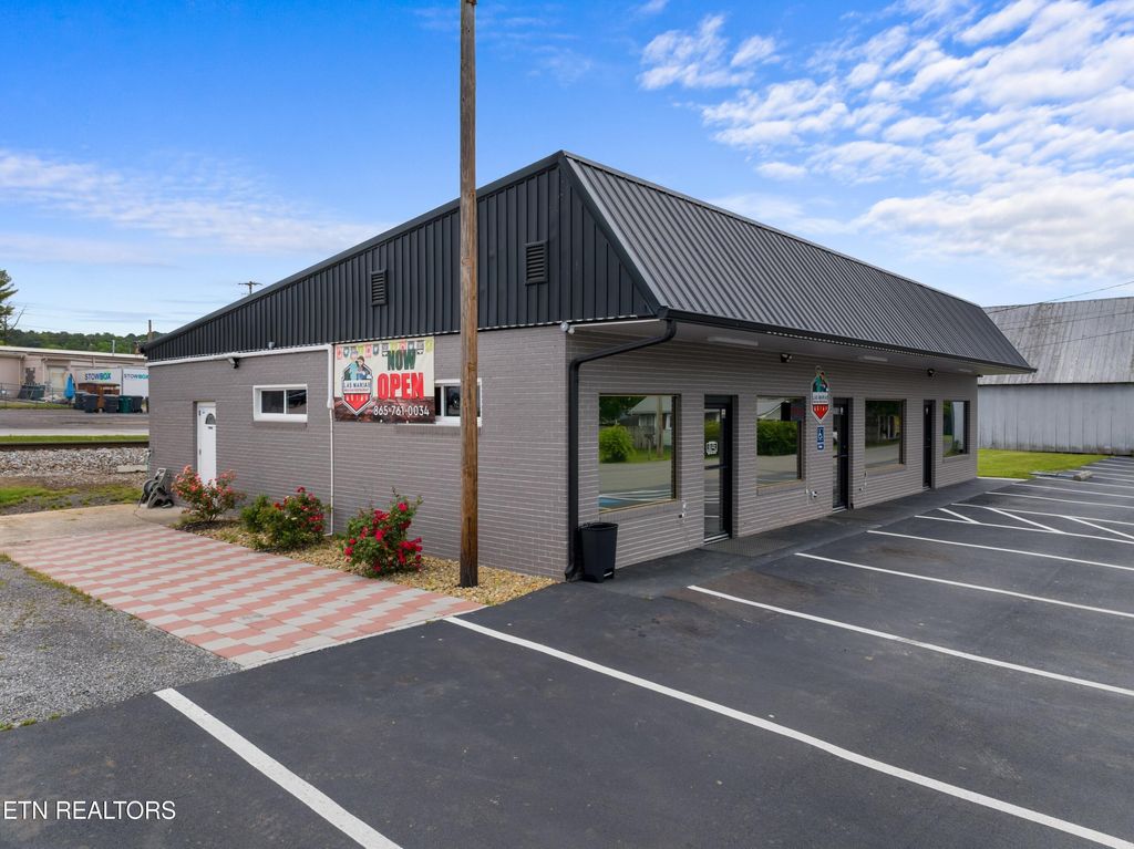 Photo of 1906 Maple St, White Pine, TN 37890 (MLS # 1263456)