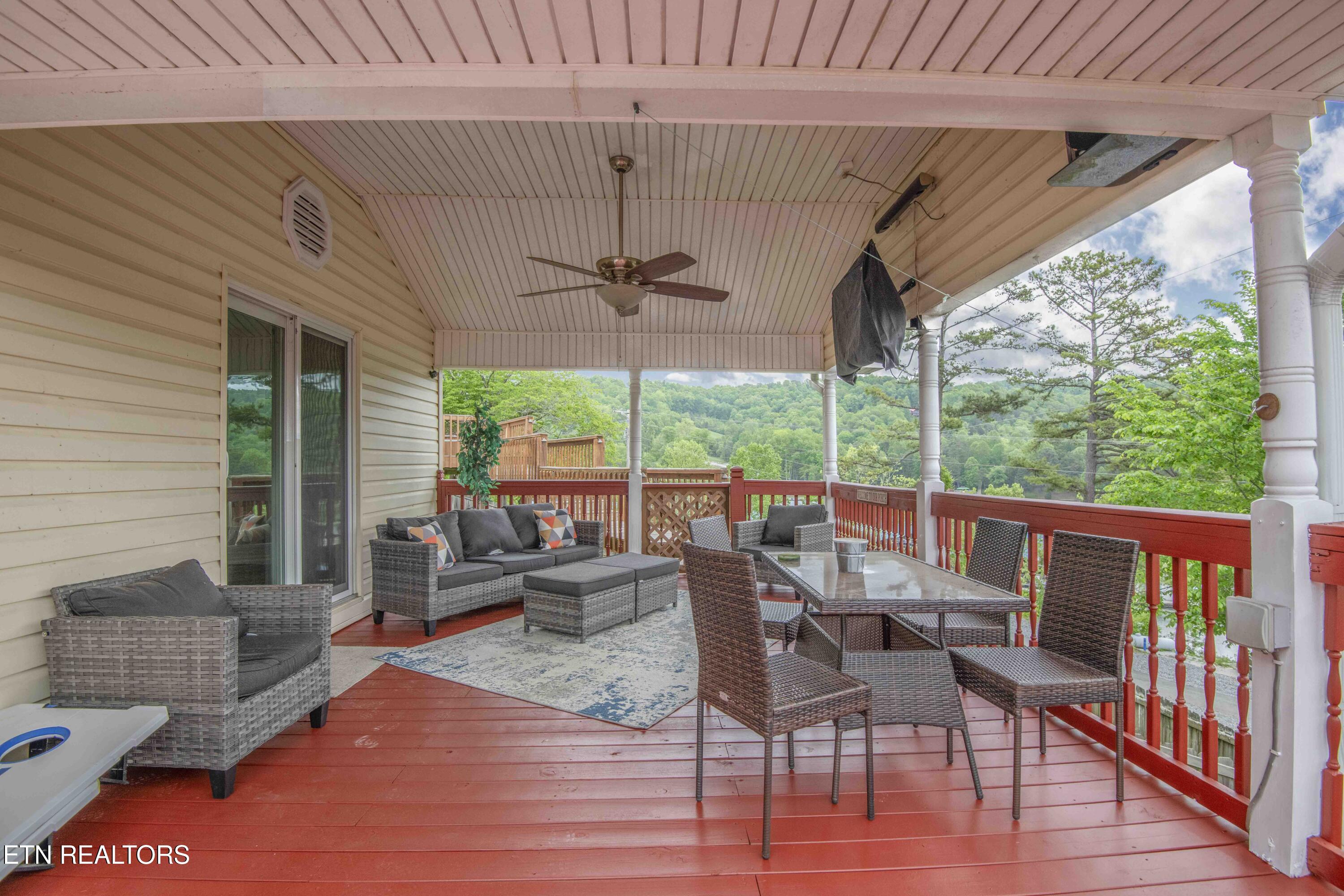 564 Flat Hollow Marina Rd