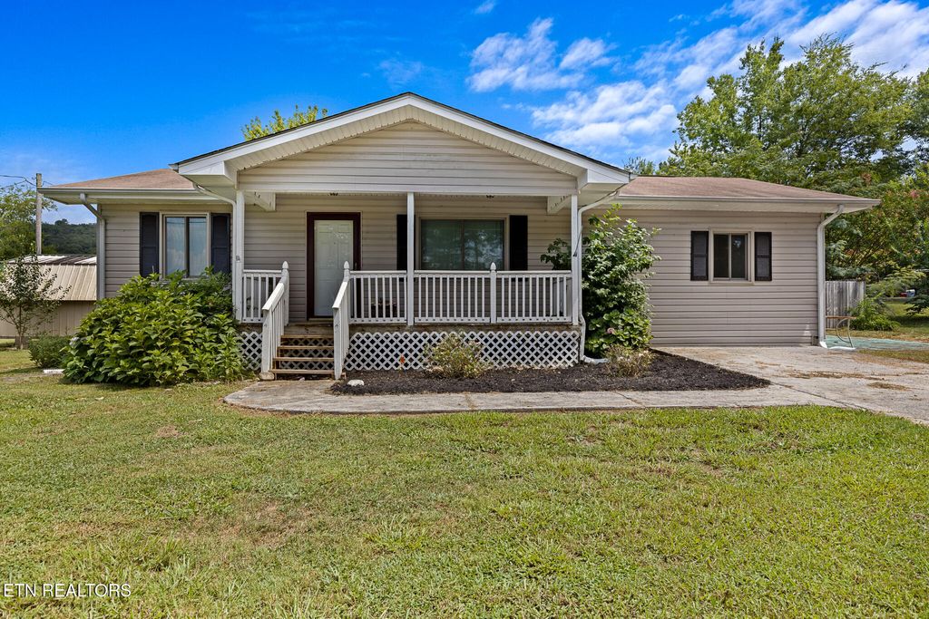 Photo of 982 N Main St, Decatur, TN 37322 (MLS # 1310909)