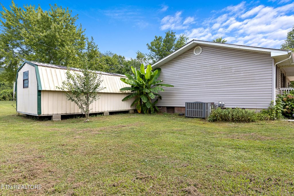 Photo of 982 N Main St, Decatur, TN 37322 (MLS # 1310909)