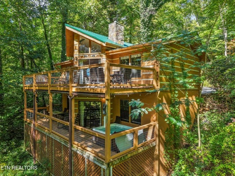Tiny photo for 1016 Rast Court, Gatlinburg, TN 37738 (MLS # 1357513)
