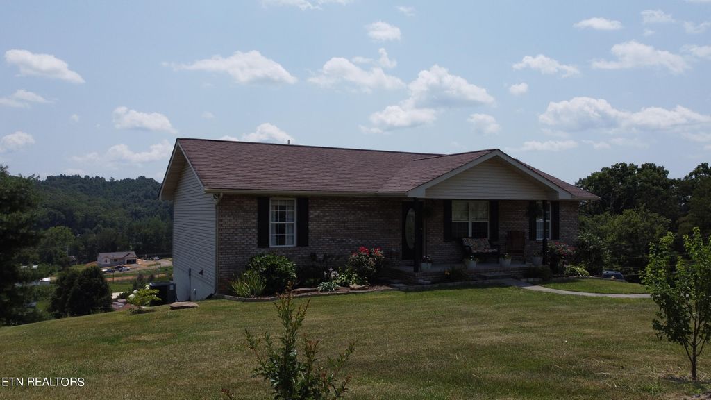 Photo of 154 Makalley Lane Lane, Tazewell, TN 37879 (MLS # 1241926)