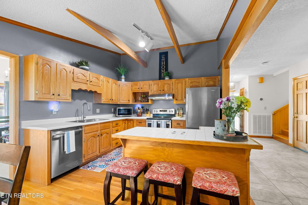 Photo of 401 Edgewood Tr, Newport, TN 37821 (MLS # 1338855)