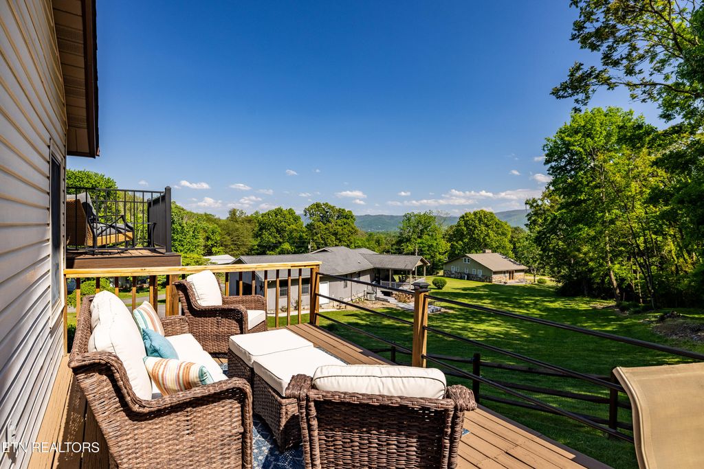 Photo of 401 Edgewood Tr, Newport, TN 37821 (MLS # 1338855)