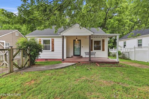 Photo of 2123 Belvoir Ave, Knoxville, TN 37917 (MLS # 1347951)