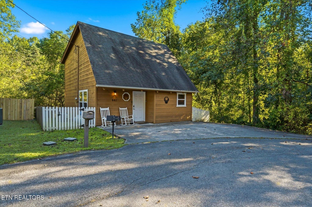 Photo of 661 Morning Mist Way, Gatlinburg, TN 37738 (MLS # 1357190)