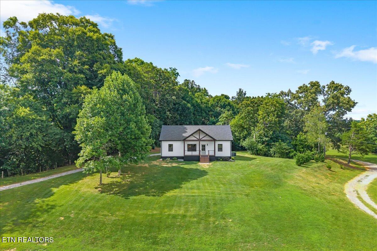 225 Summit Rd
