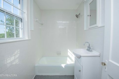 Tiny photo for 2000 Fairmont Blvd, Knoxville, TN 37917 (MLS # 1337782)