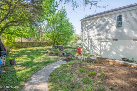 Tiny photo for 2000 Fairmont Blvd, Knoxville, TN 37917 (MLS # 1337782)
