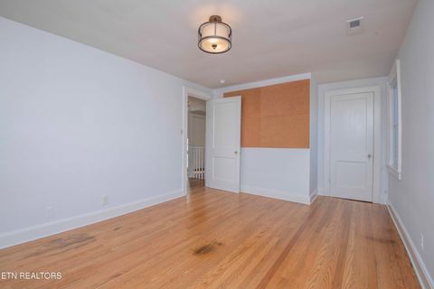 Tiny photo for 2000 Fairmont Blvd, Knoxville, TN 37917 (MLS # 1337782)