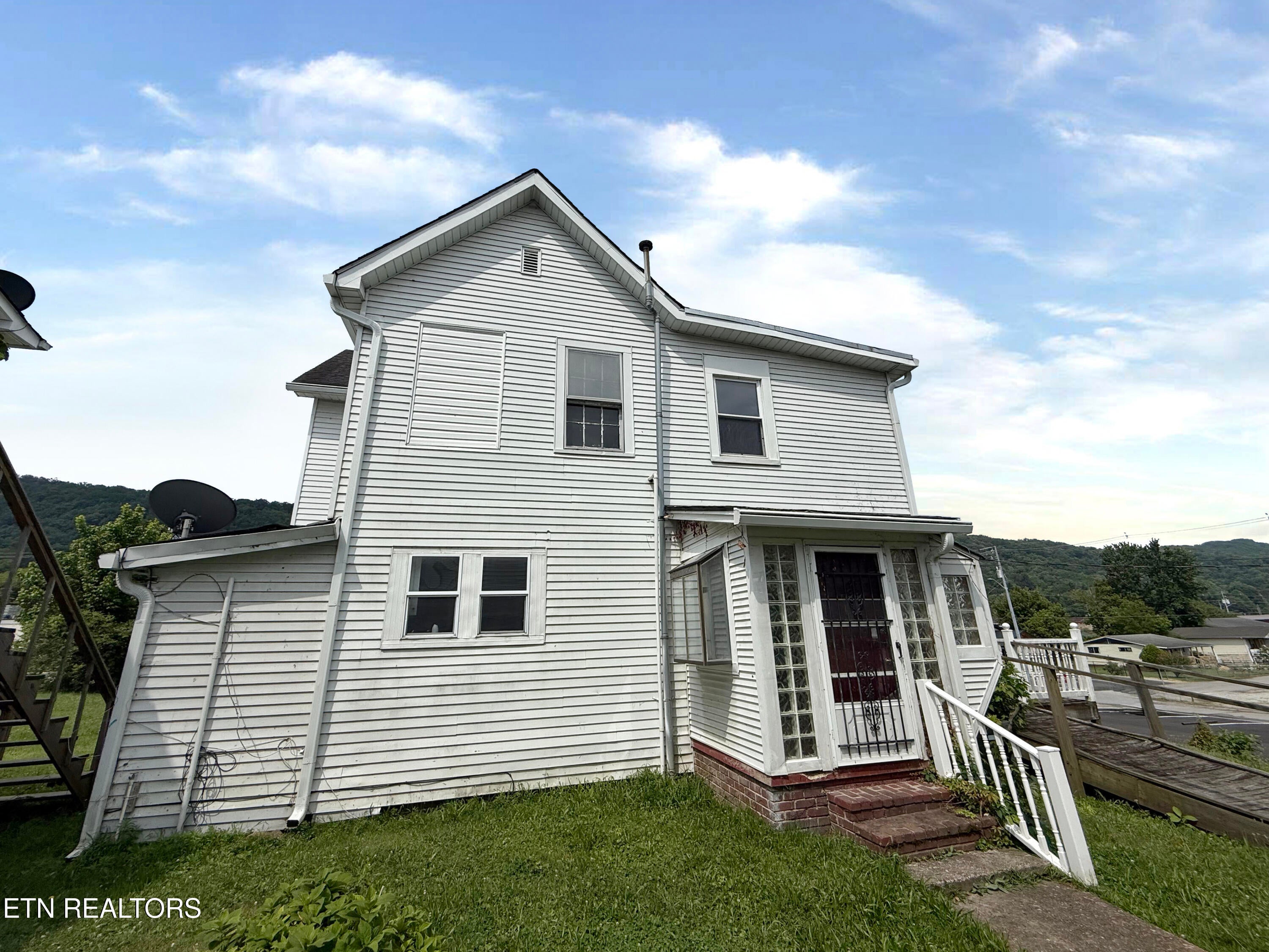 406 Church Ave