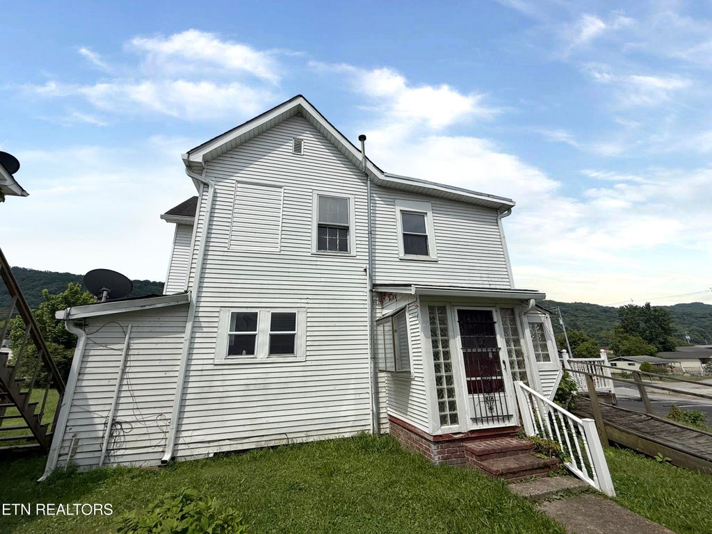 Photo of 406 Church Ave, Rocky Top, TN 37769 (MLS # 1353349)