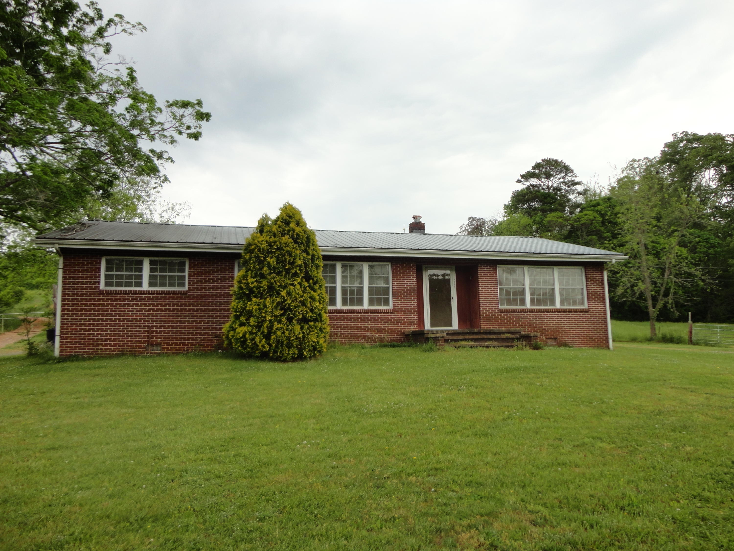 Photo 1 of 21 — 2952 Ellejoy Rd, Walland, TN 37886