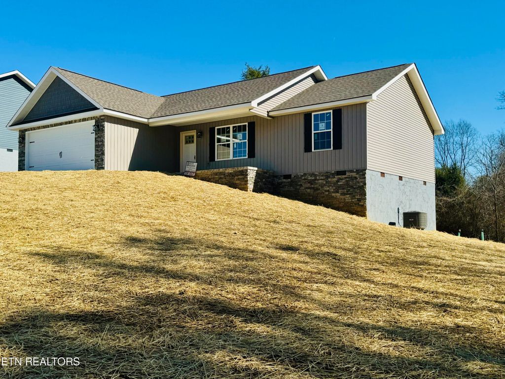 Photo of 100 BRAY Lane, Tazewell, TN 37879 (MLS # 1243945)