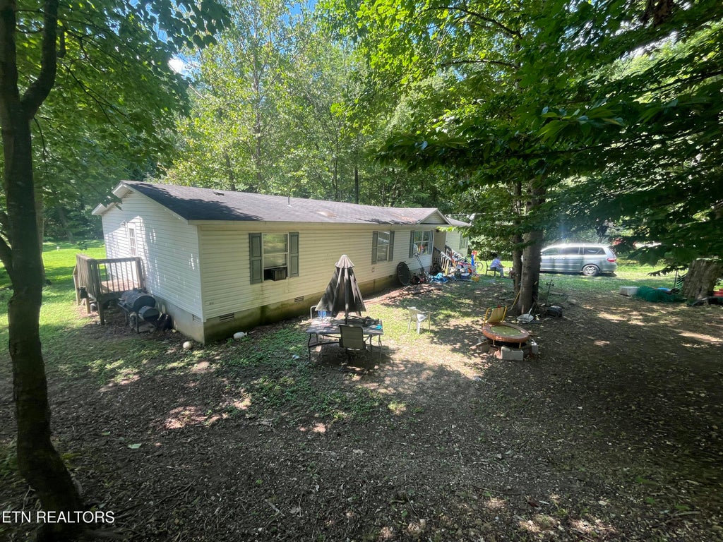 Photo of 8133 Paradise Drive, Powell, TN 37849 (MLS # 1351001)