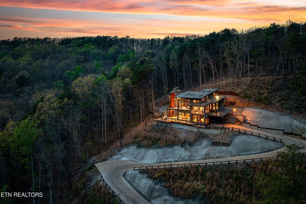 Photo of 780 Laurel Lake Circle, Madisonville, TN 37354 (MLS # 1335867)