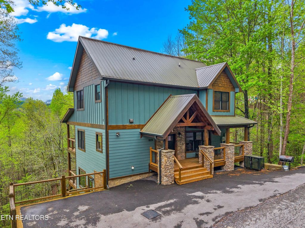 Photo of 5276 Riversong Way, Sevierville, TN 37876 (MLS # 1320585)