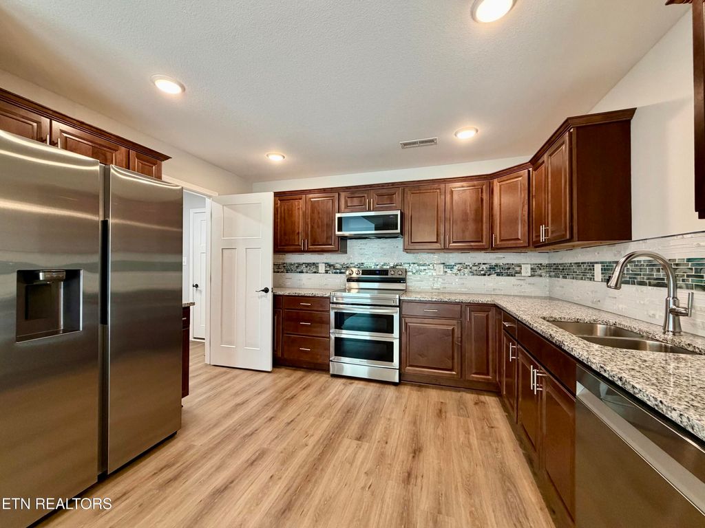 Photo of 766 Snowflower Circle, Pigeon Forge, TN 37863 (MLS # 1337603)