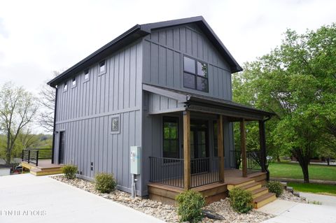 Photo of 727 Lakewood Drive, Jefferson City, TN 37760 (MLS # 1335191)