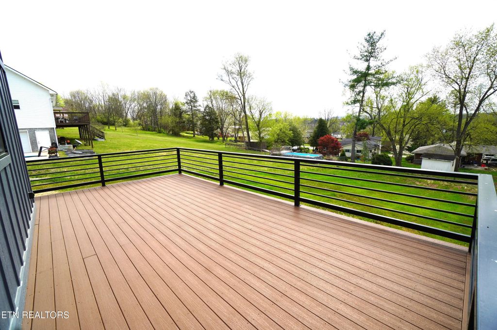 Photo of 727 Lakewood Drive, Jefferson City, TN 37760 (MLS # 1335191)