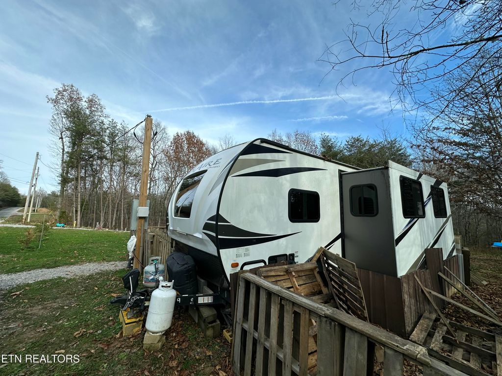 Photo of 341 Dwyer Drive, Crossville, TN 38572 (MLS # 1324470)