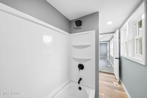 Tiny photo for 6202 Strawberry Plains Pike, Knoxville, TN 37914 (MLS # 1328332)