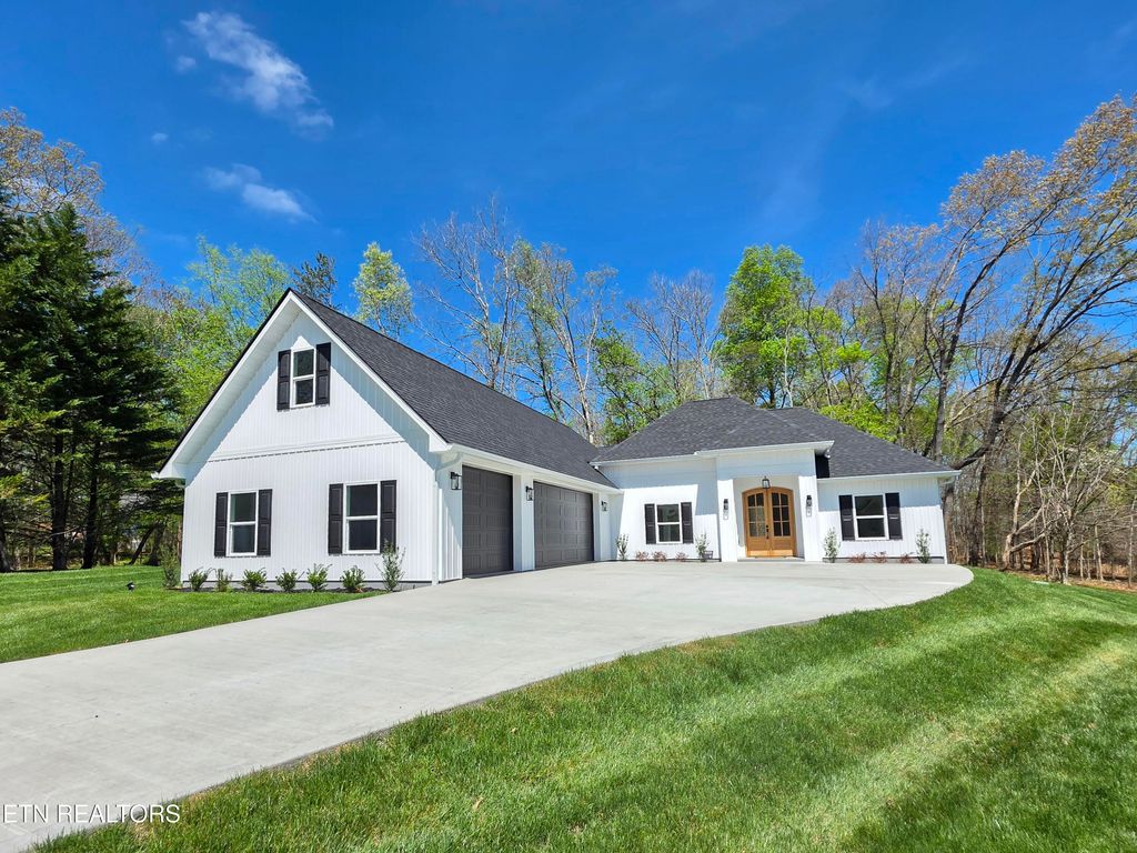 Photo of 518 Gohi Tr, Vonore, TN 37885 (MLS # 1330107)