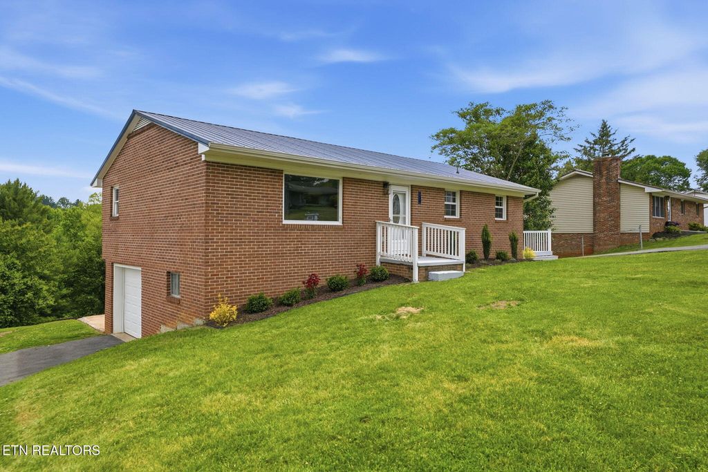 Photo of 139 Grandview Rd, Church Hill, TN 37642 (MLS # 1340105)