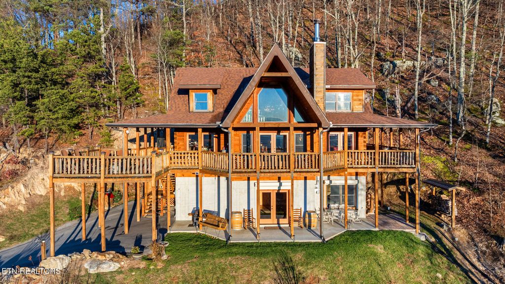 Photo of 4015 Ravens Den Way, Sevierville, TN 37862 (MLS # 1325166)