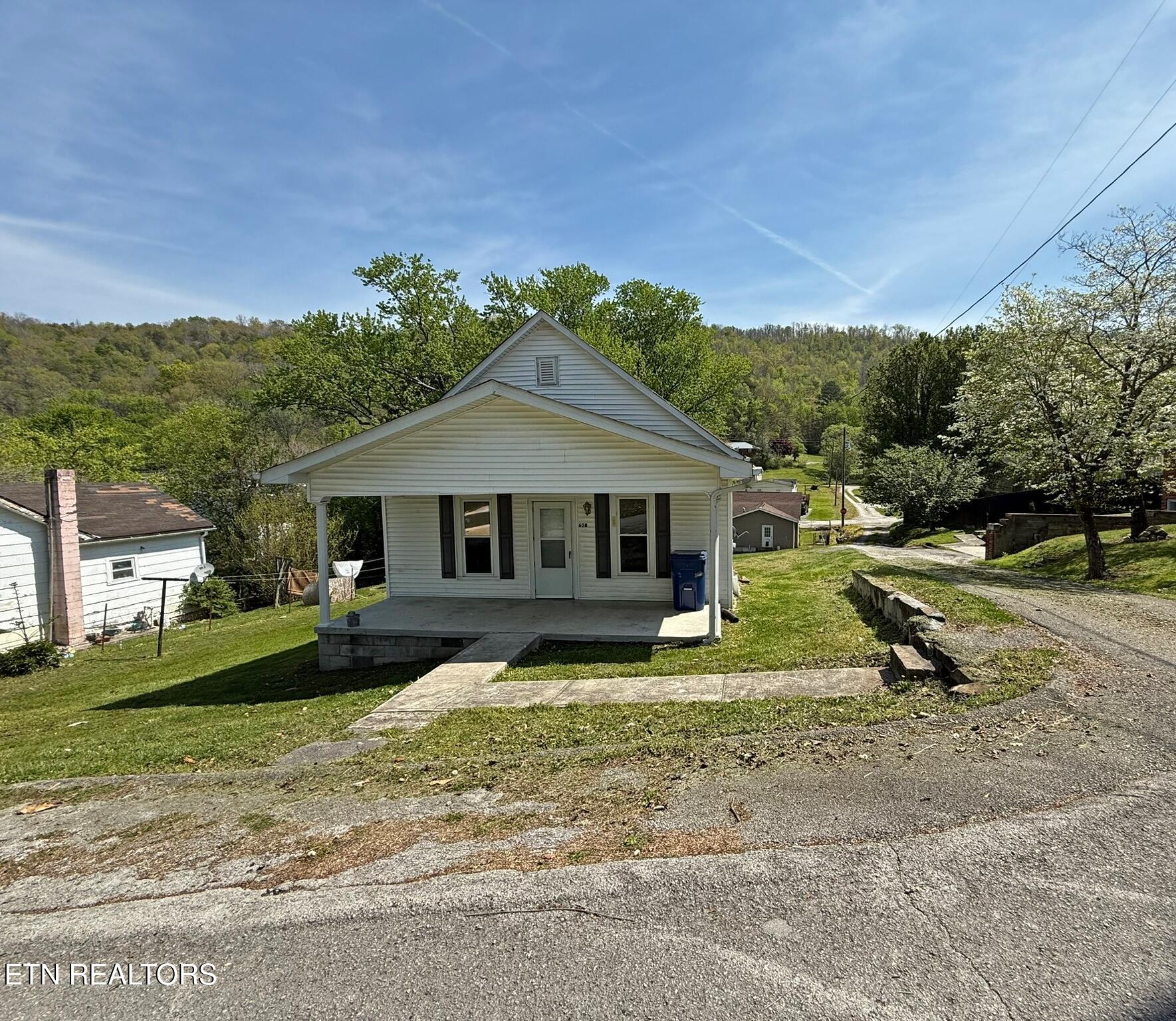 608 Wright St