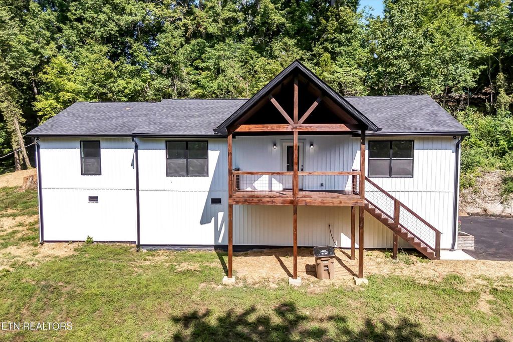 Photo of 101 SW Larry Drive, Knoxville, TN 37920 (MLS # 1317242)