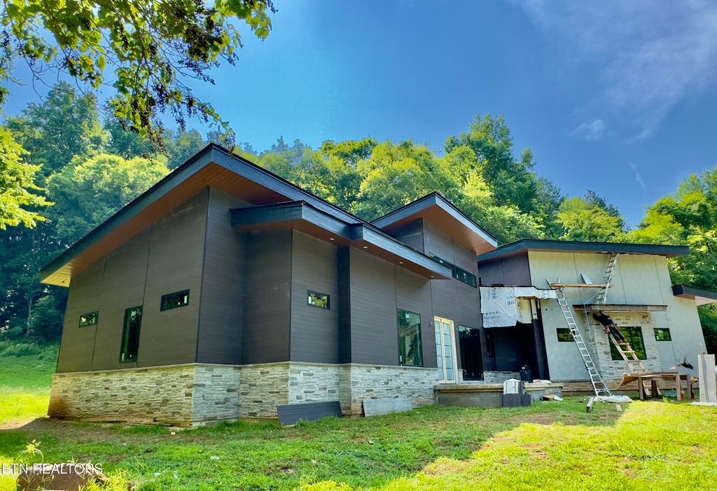 Photo of 2055 River Oaks Drive, Louisville, TN 37777 (MLS # 1268073)