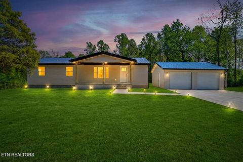 Photo of 135 Frank Tinch Rd, Jamestown, TN 38556 (MLS # 1337307)