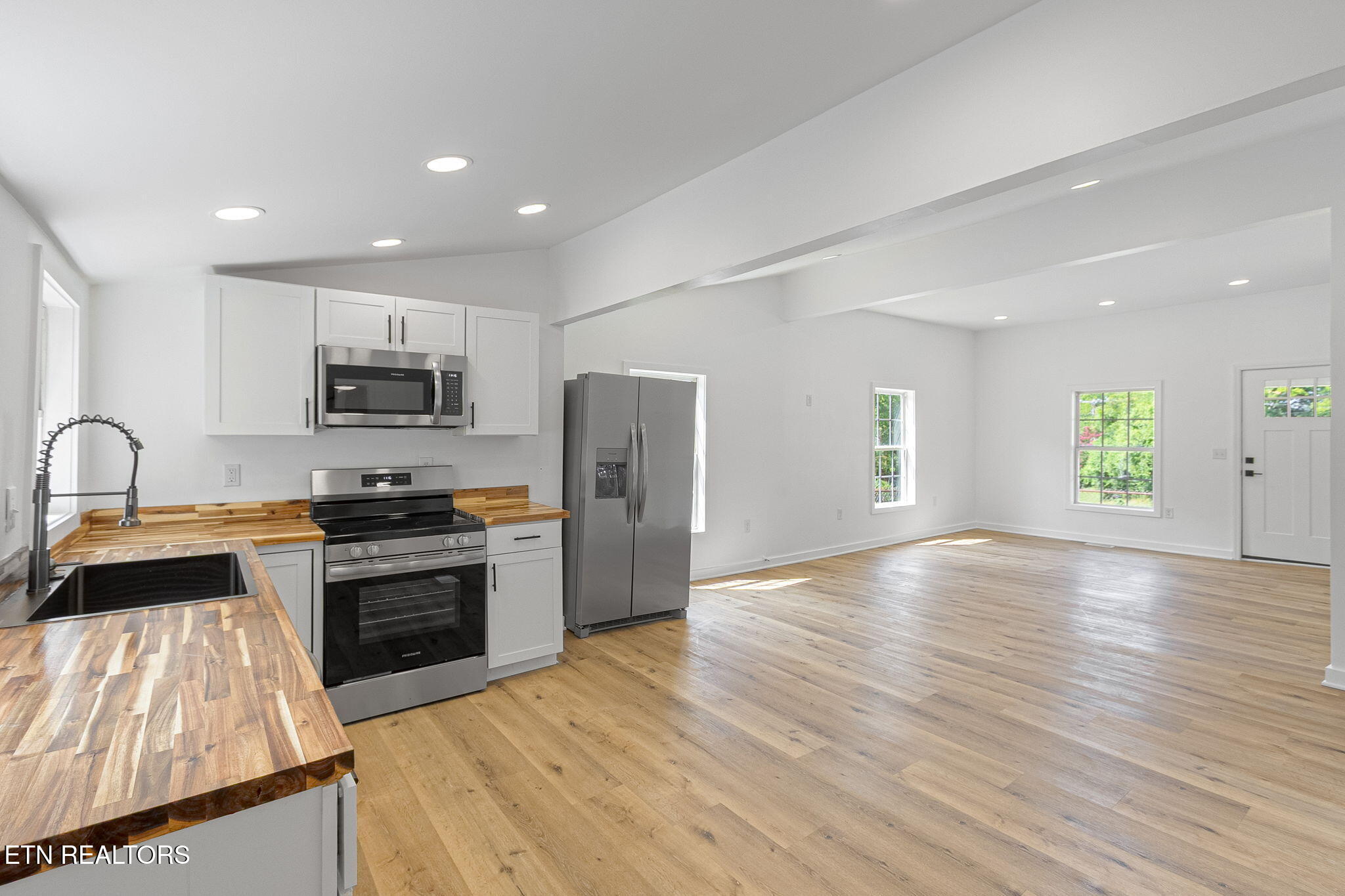 115 Ray St