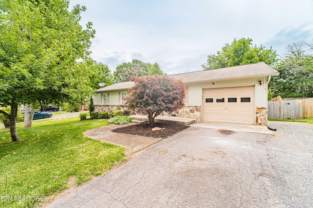 Photo of 4408 Mascarene Rd, Knoxville, TN 37921 (MLS # 1344137)