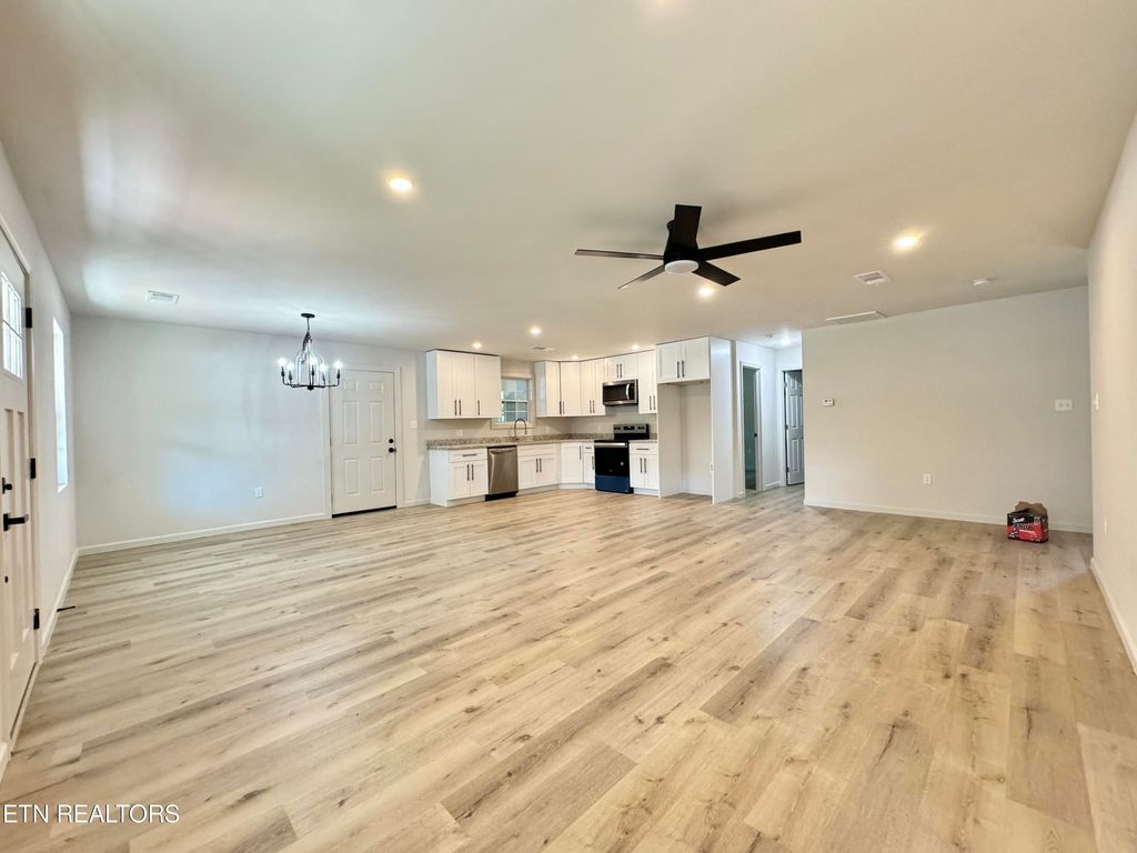 Photo of 720 Sleepy Hollow Rd, Oliver Springs, TN 37840 (MLS # 1275775)